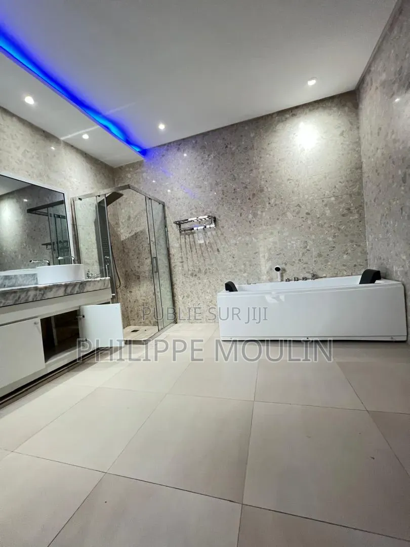 5chbre Villa dans Elite Immobilier, Cocody à Louer