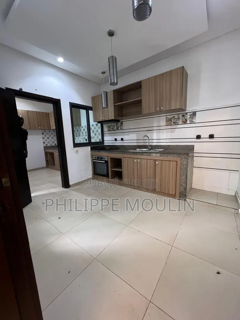 5chbre Villa dans Elite Immobilier, Cocody à Louer
