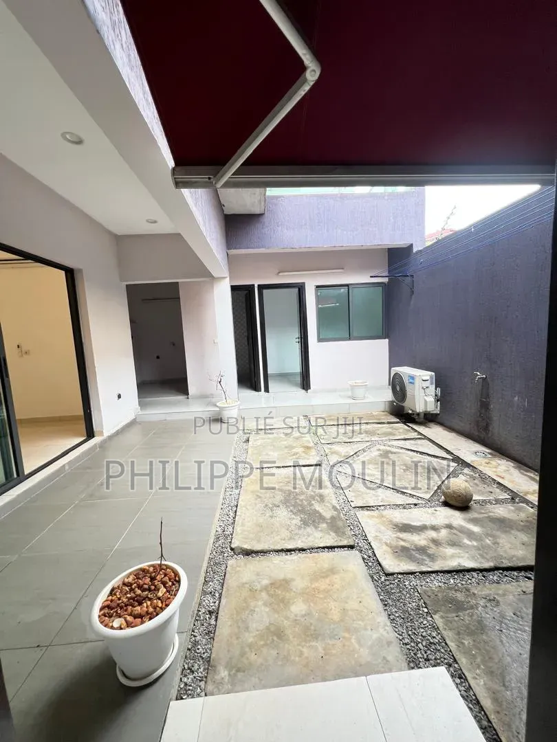 5chbre Villa dans Elite Immobilier, Cocody à Louer