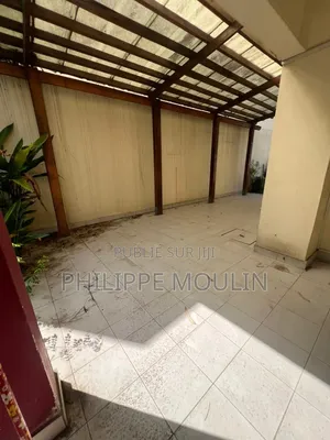 5chbre Duplex dans Elite Immobilier, Grand-Bassam à Vendre