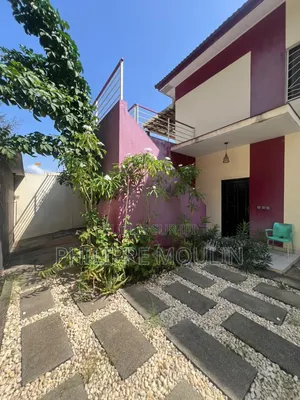 5chbre Duplex dans Elite Immobilier, Grand-Bassam à Vendre