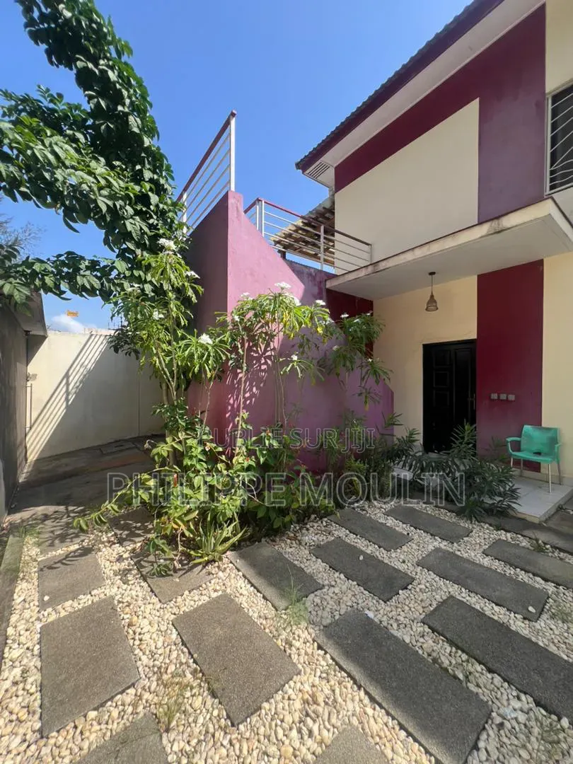 5chbre Duplex dans Elite Immobilier, Grand-Bassam à Vendre