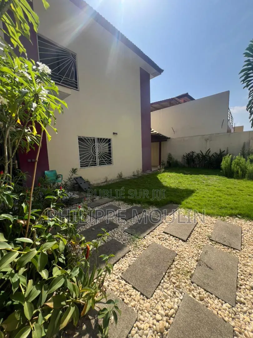 5chbre Duplex dans Elite Immobilier, Grand-Bassam à Vendre