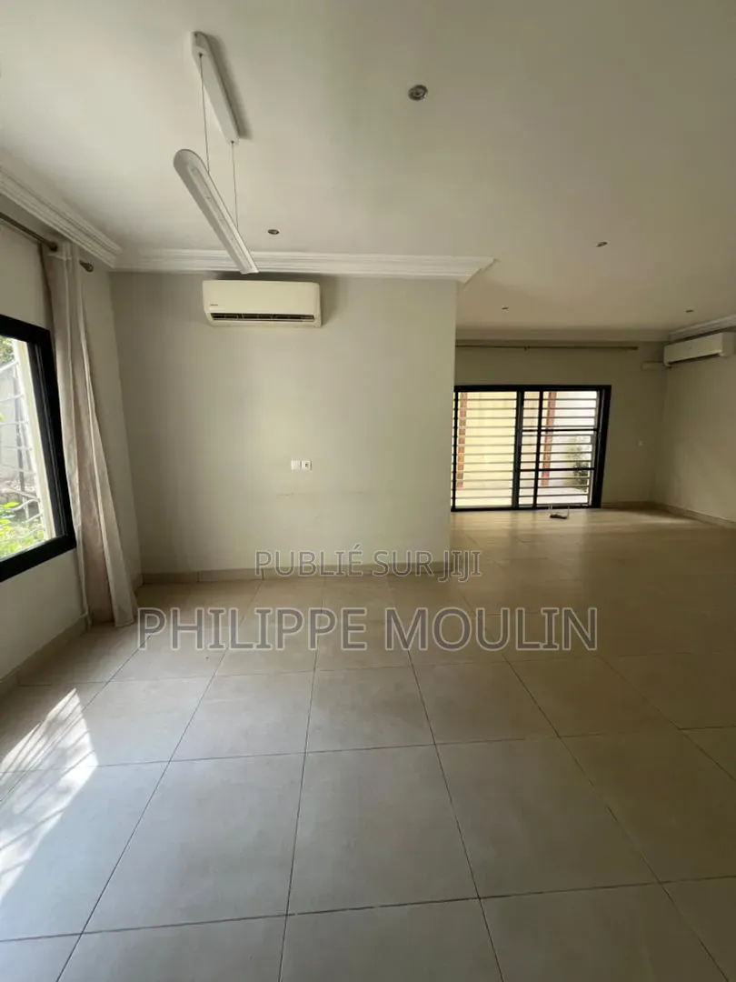 5chbre Duplex dans Elite Immobilier, Grand-Bassam à Vendre