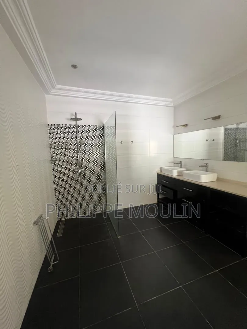 5chbre Duplex dans Elite Immobilier, Grand-Bassam à Vendre