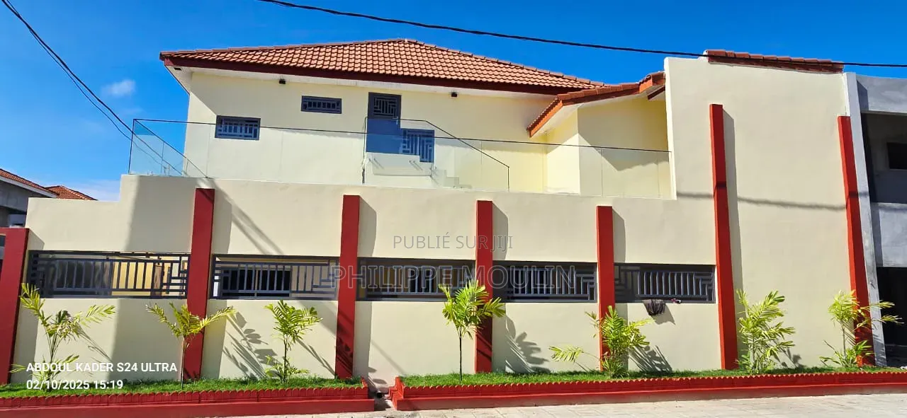 5chbre Duplex dans Elite Immobilier, Grand-Bassam à Vendre