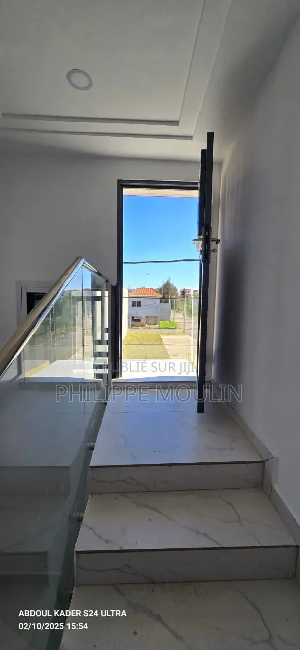 5chbre Duplex dans Elite Immobilier, Grand-Bassam à Vendre