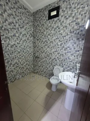 3chbre Duplex dans Elite Immobilier, Cocody à Louer