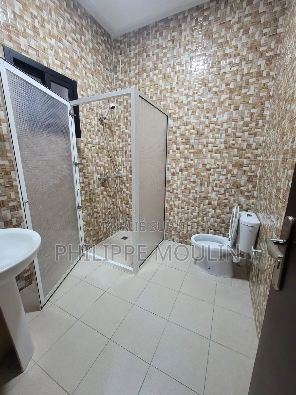 3chbre Duplex dans Elite Immobilier, Cocody à Louer