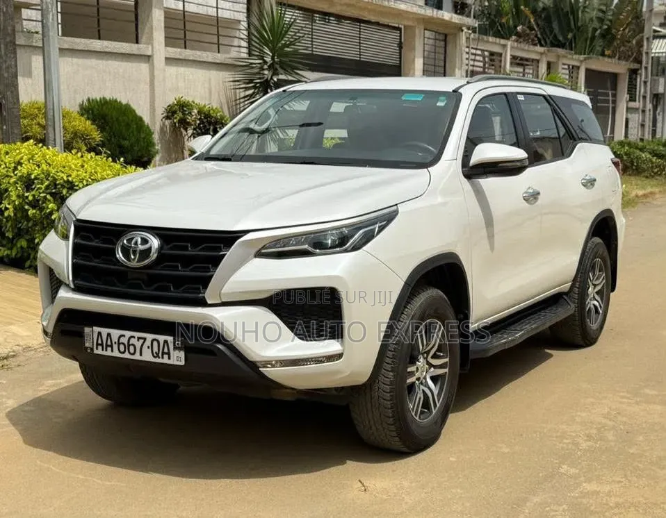 Toyota Fortuner 2025 Blanc