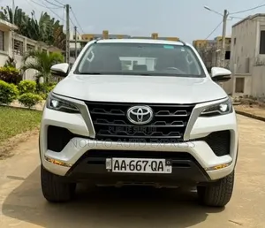 Toyota Fortuner 2025 Blanc