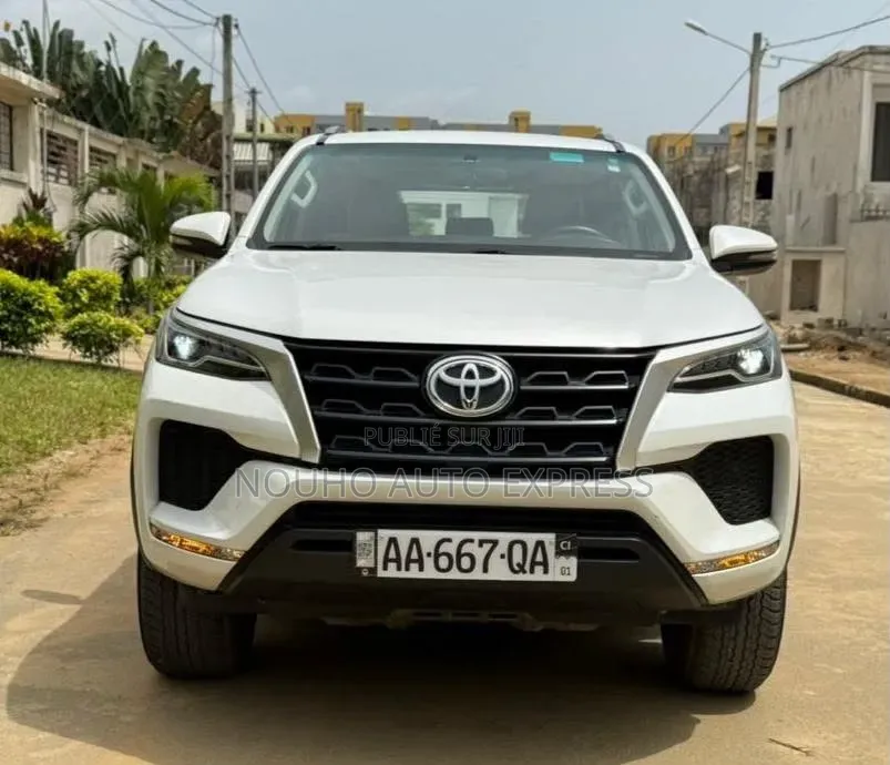 Toyota Fortuner 2025 Blanc