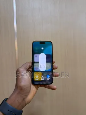 Nouveau Apple iPhone 16 Plus 128 GB Noir