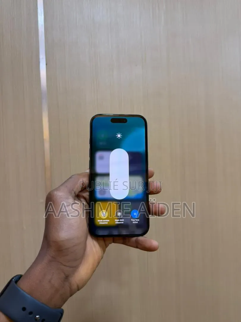 Nouveau Apple iPhone 16 Plus 128 GB Noir