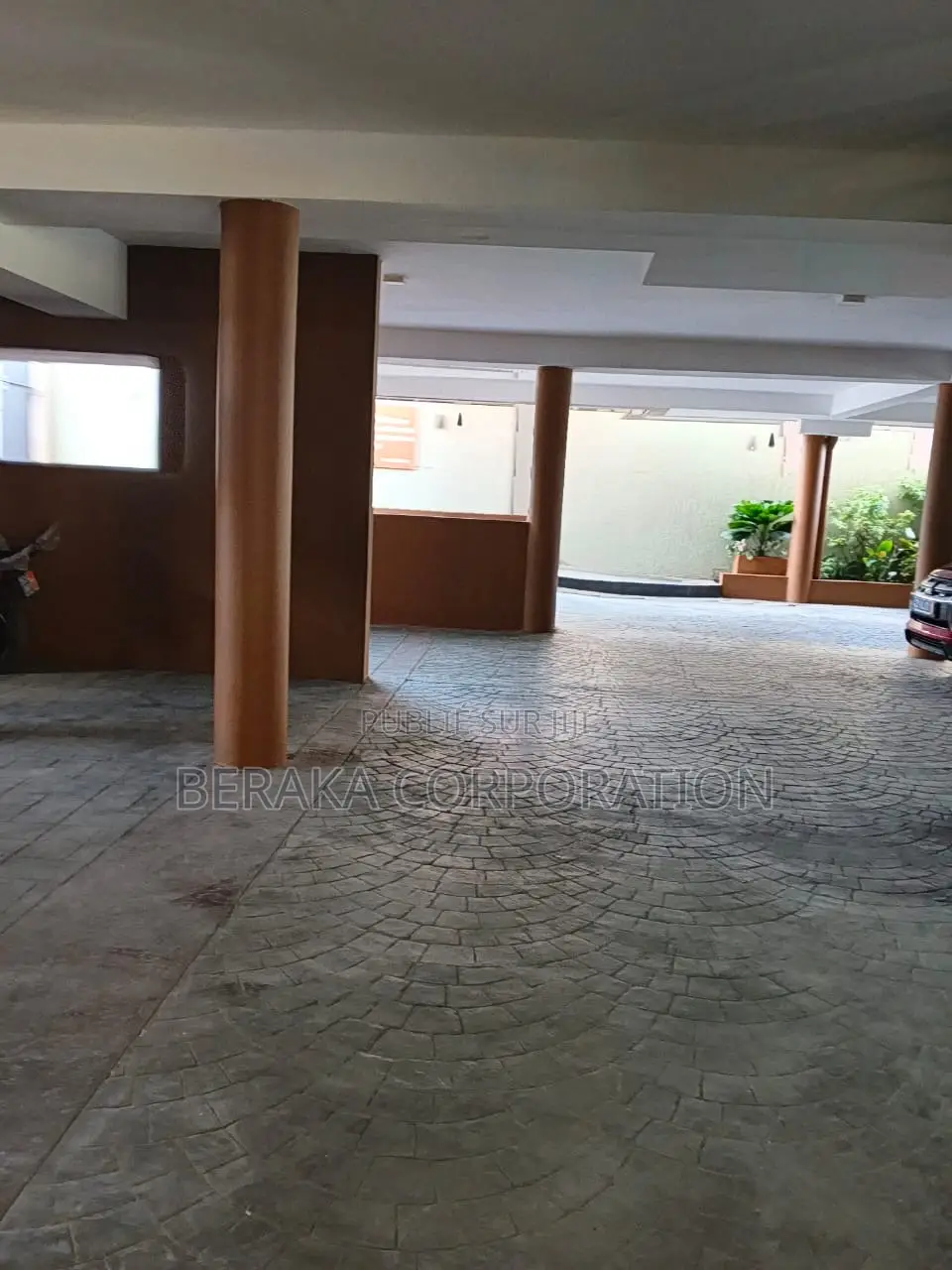 4chbre Appartement dans Beraka Corporation, Cocody à Louer