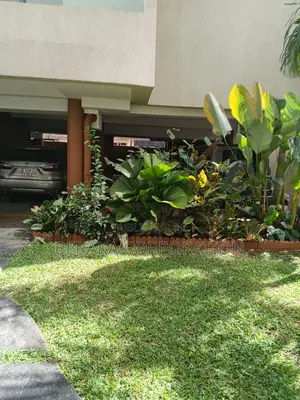 4chbre Appartement dans Beraka Corporation, Cocody à Louer
