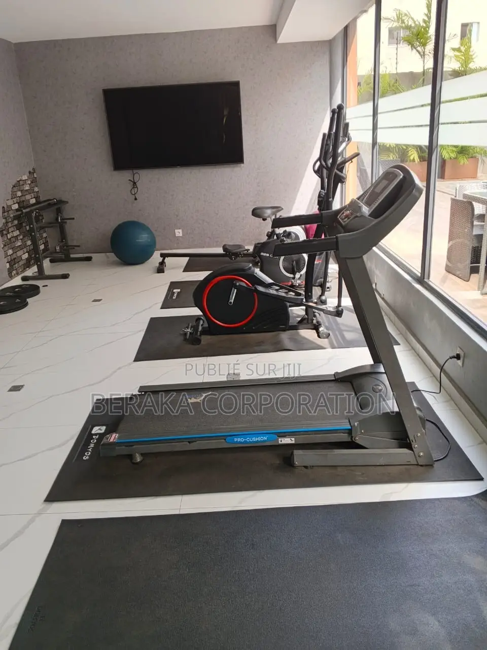 4chbre Appartement dans Beraka Corporation, Cocody à Louer