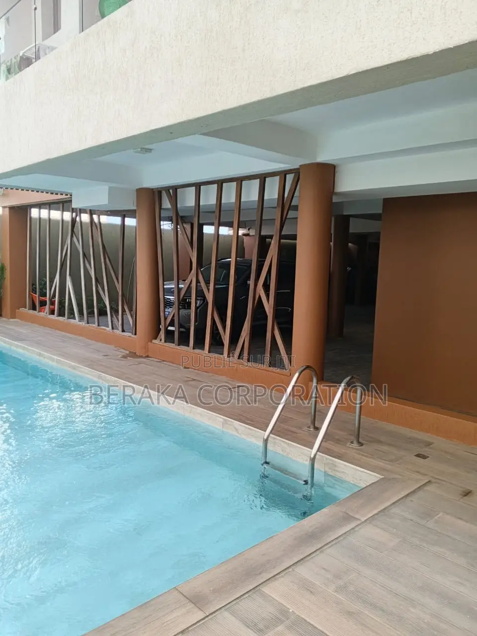 4chbre Appartement dans Beraka Corporation, Cocody à Louer