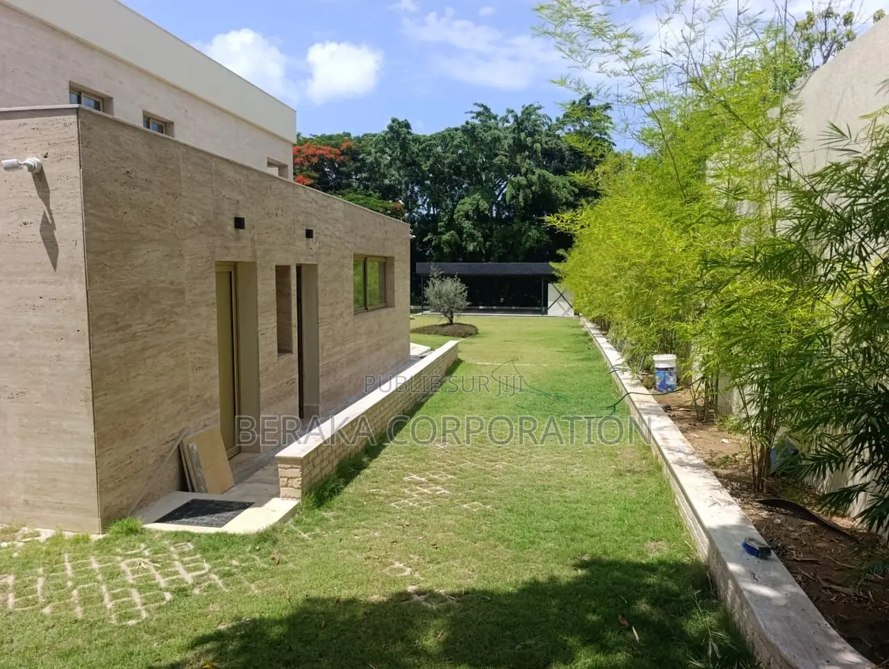 13chbre Maison dans Beraka Corporation, Cocody à Louer