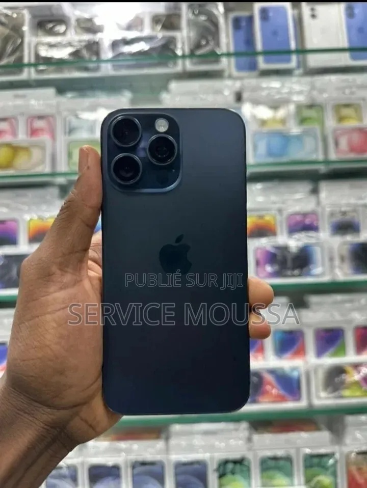 Nouveau Apple iPhone 15 Pro 256 GB Noir