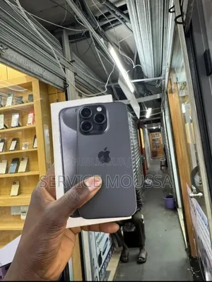 Nouveau Apple iPhone 16 Pro Max 512 GB Noir