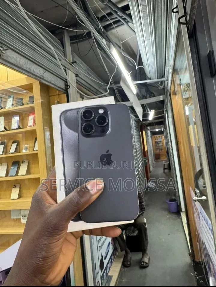 Nouveau Apple iPhone 16 Pro Max 512 GB Noir