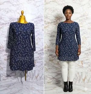 Robe Courte Bleu Marine Imprimée . Solde : 1500fcfa