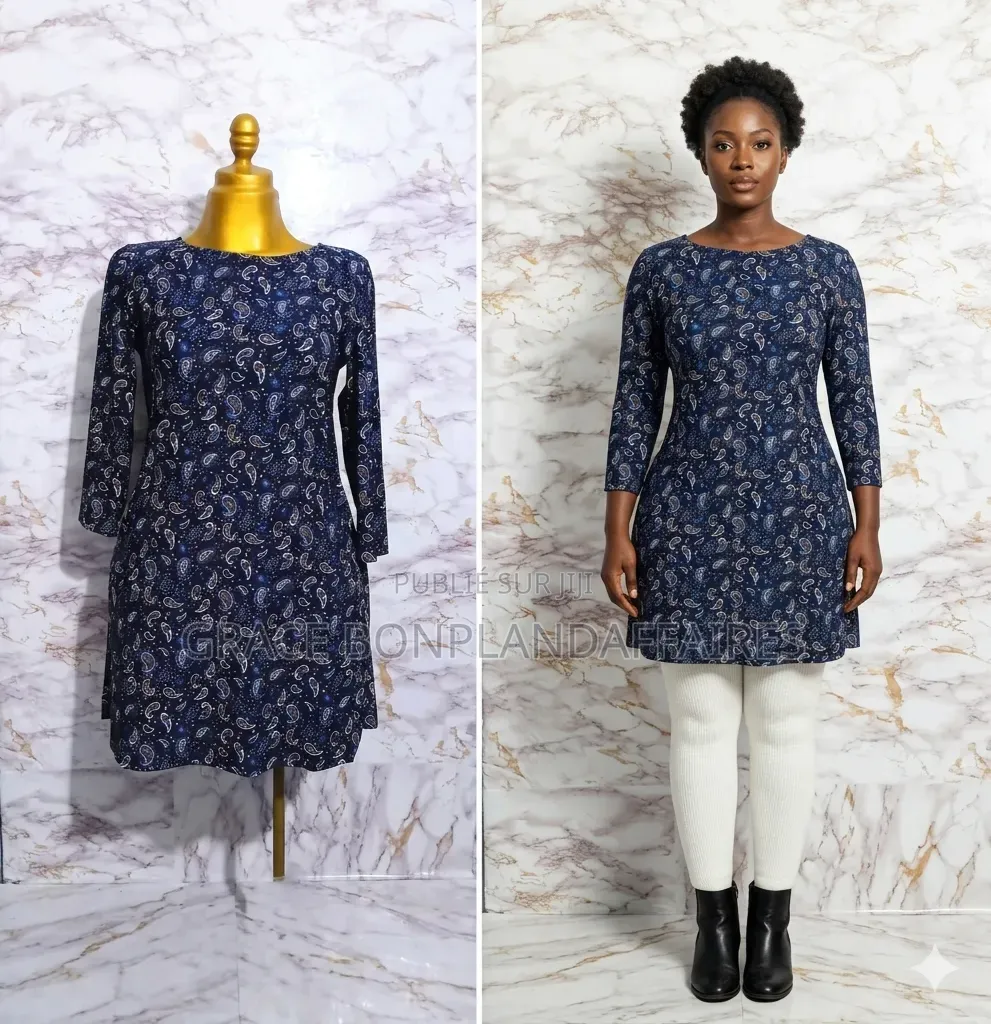 Robe Courte Bleu Marine Imprimée . Solde : 1500fcfa