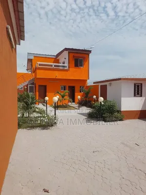 4chbre Villa dans Bouaké à Vendre