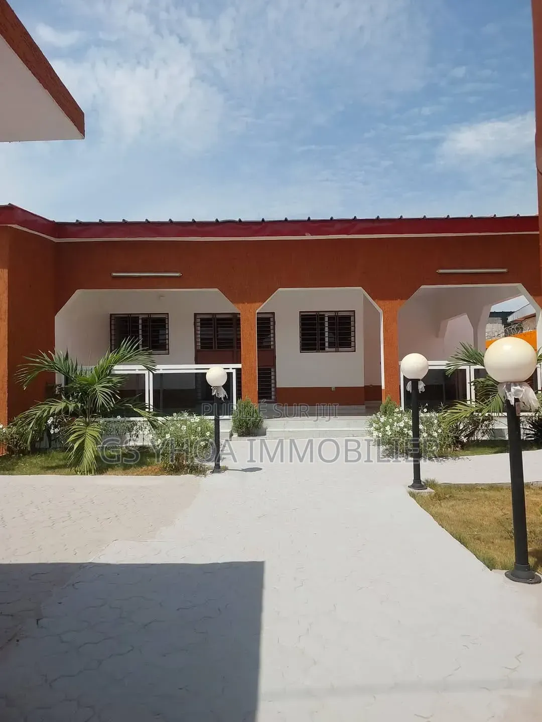 4chbre Villa dans Bouaké à Vendre
