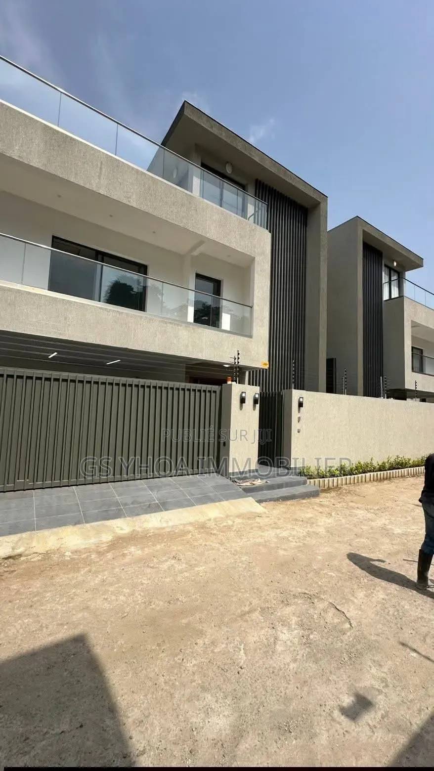 4chbre Duplex dans Cocody à Vendre