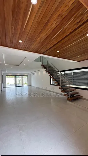 4chbre Duplex dans Cocody à Vendre
