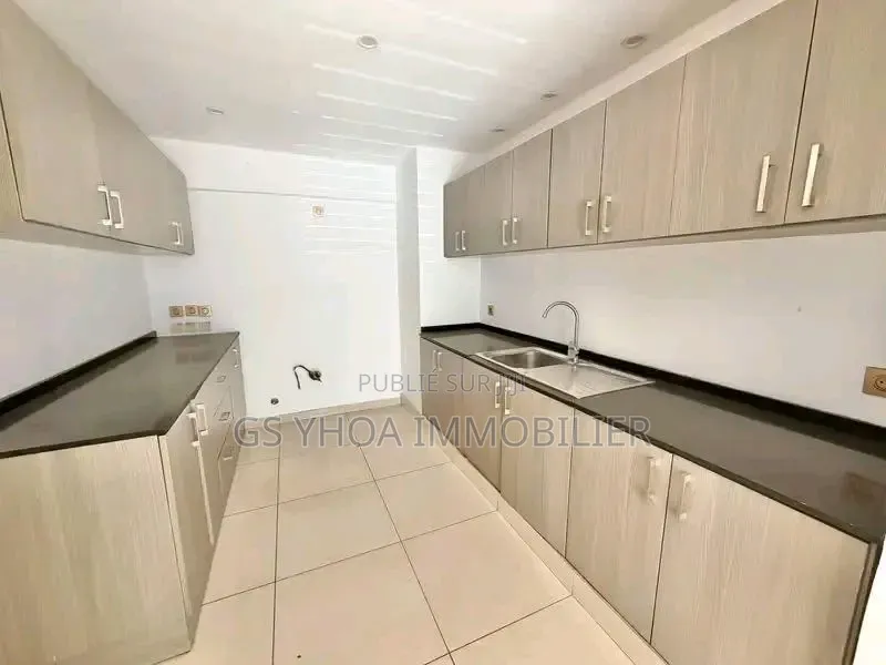 3chbre Appartement dans Bingerville à Vendre