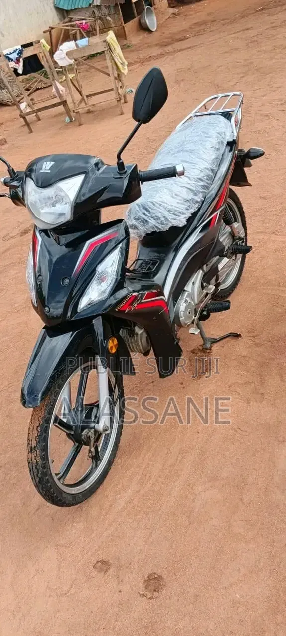 Nouveau Yamaha YBR125 2026 Bleu