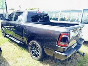 RAM 1500 2020 Argenté