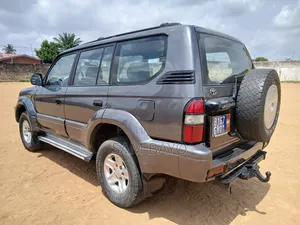 Toyota Land Cruiser 90 1997 Gris