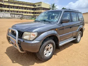 Toyota Land Cruiser 90 1997 Gris