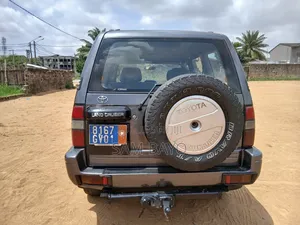 Toyota Land Cruiser 90 1997 Gris