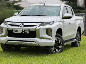 Mitsubishi L200 2022 Blanc