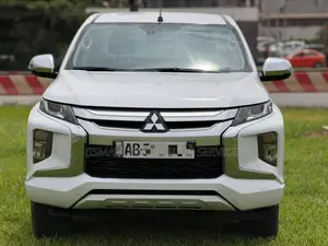 Mitsubishi L200 2022 Blanc