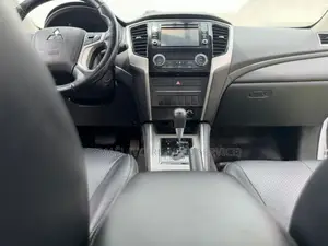 Mitsubishi L200 2022 Blanc