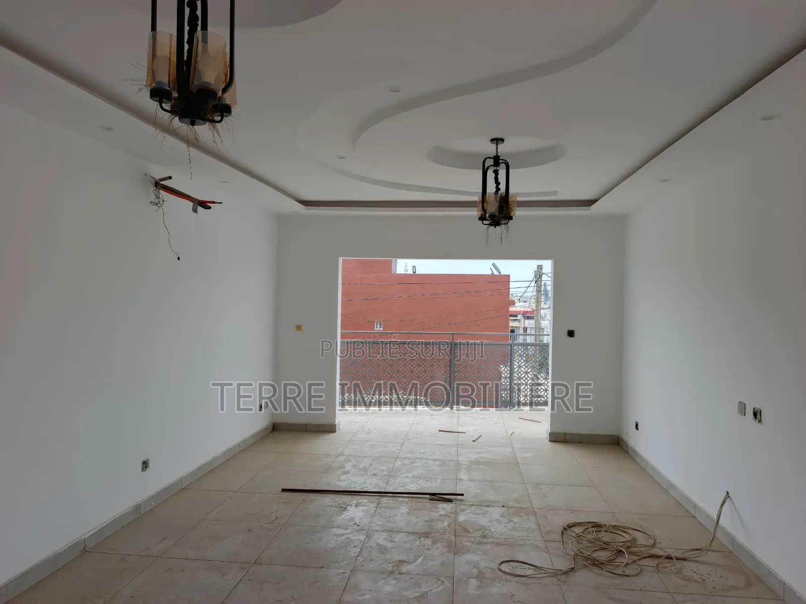 4chbre Duplex dans La Terre Immobilière, Bingerville à Vendre