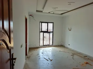 4chbre Duplex dans La Terre Immobilière, Bingerville à Vendre