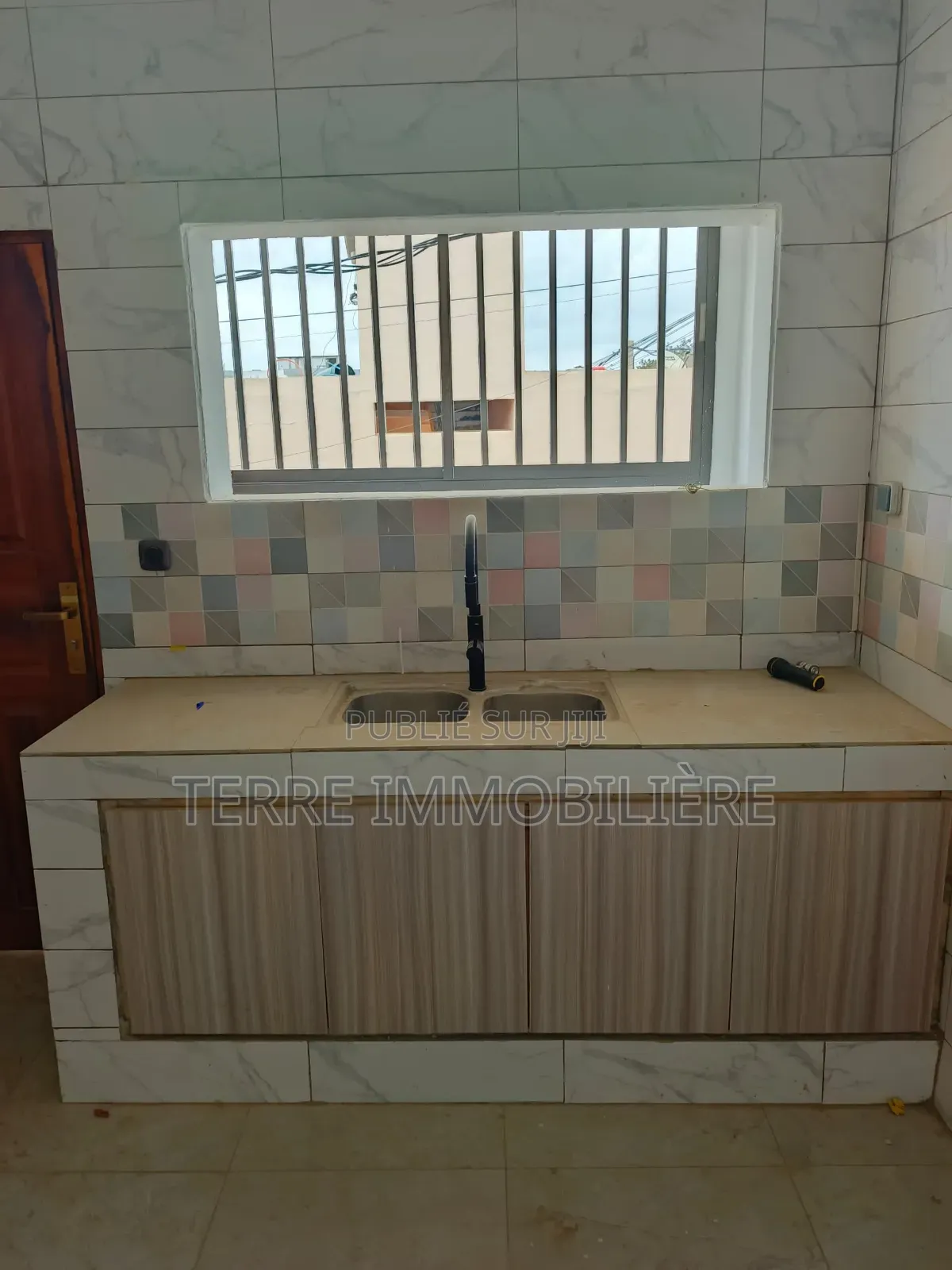 4chbre Duplex dans La Terre Immobilière, Bingerville à Vendre