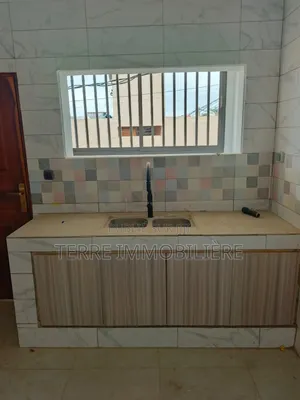 4chbre Duplex dans La Terre Immobilière, Bingerville à Vendre