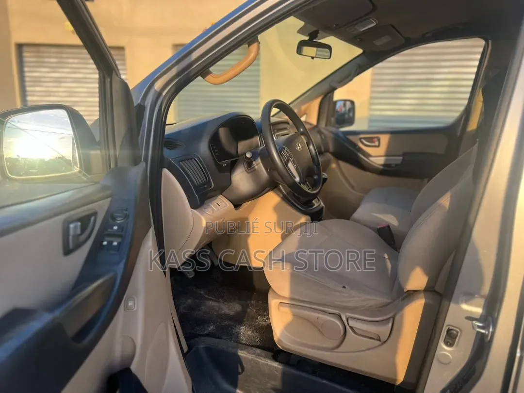 Hyundai H1 2019 Gris