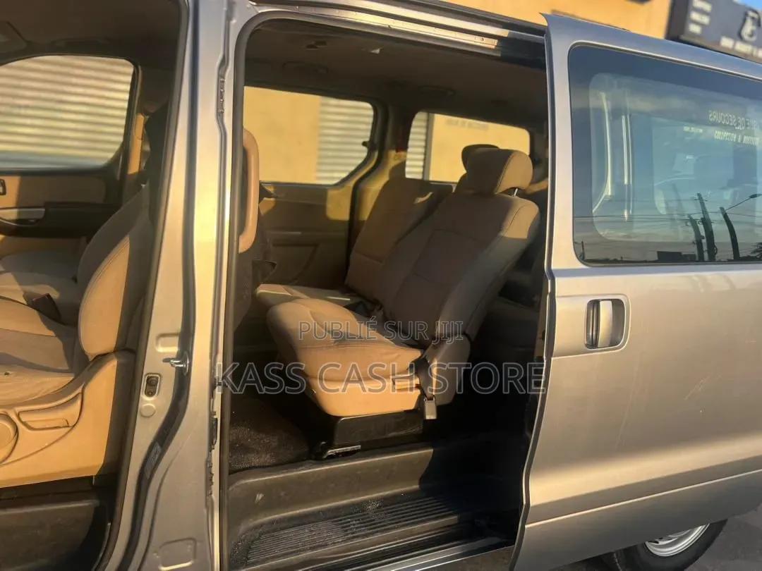 Hyundai H1 2019 Gris