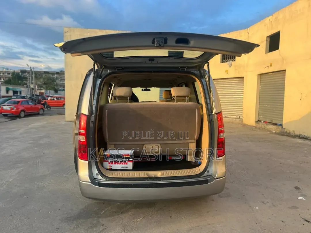 Hyundai H1 2019 Gris