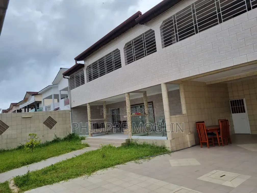 Meublé 6chbre Duplex dans Grand-Bassam à Vendre