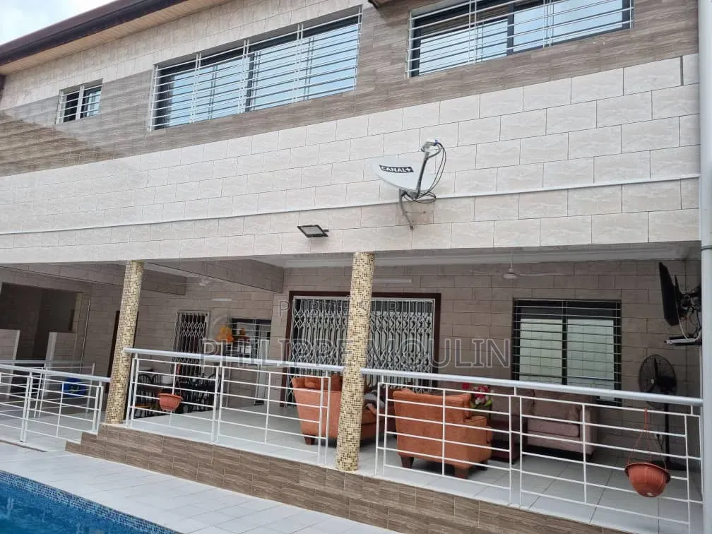 Meublé 6chbre Duplex dans Grand-Bassam à Vendre